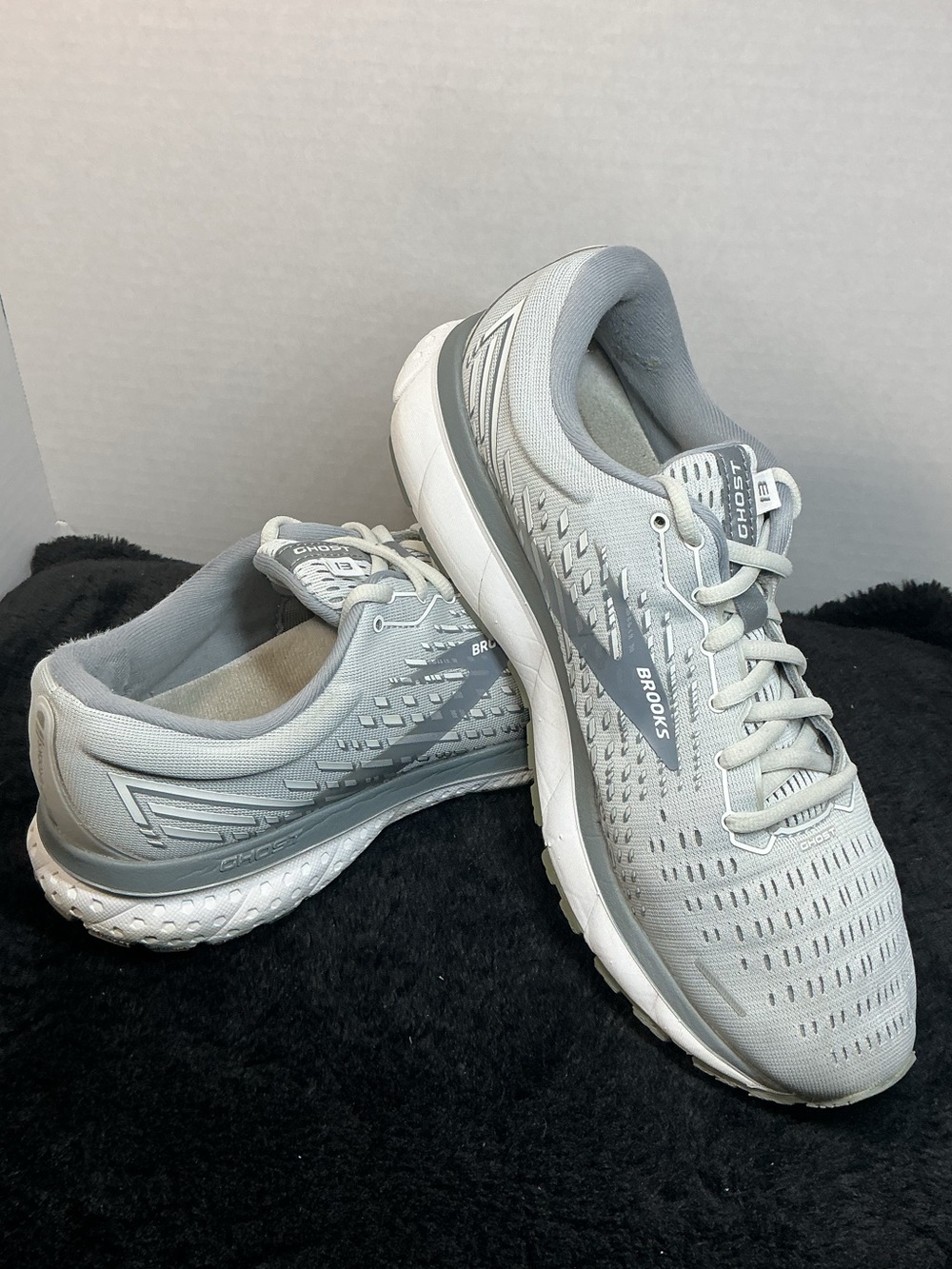 Brooks Ghost 13 Women’s Running Shoes — Size 10.5 Wide D 🩶